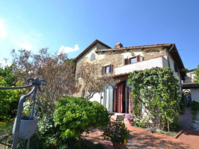 Cozy Holiday Home in Tavarnelle Val di Pesa with Shared Pool
